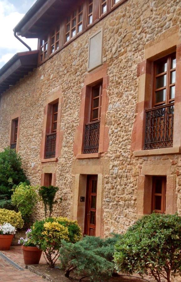 Hotel Palacio De La Vinona Oviedo Exteriör bild